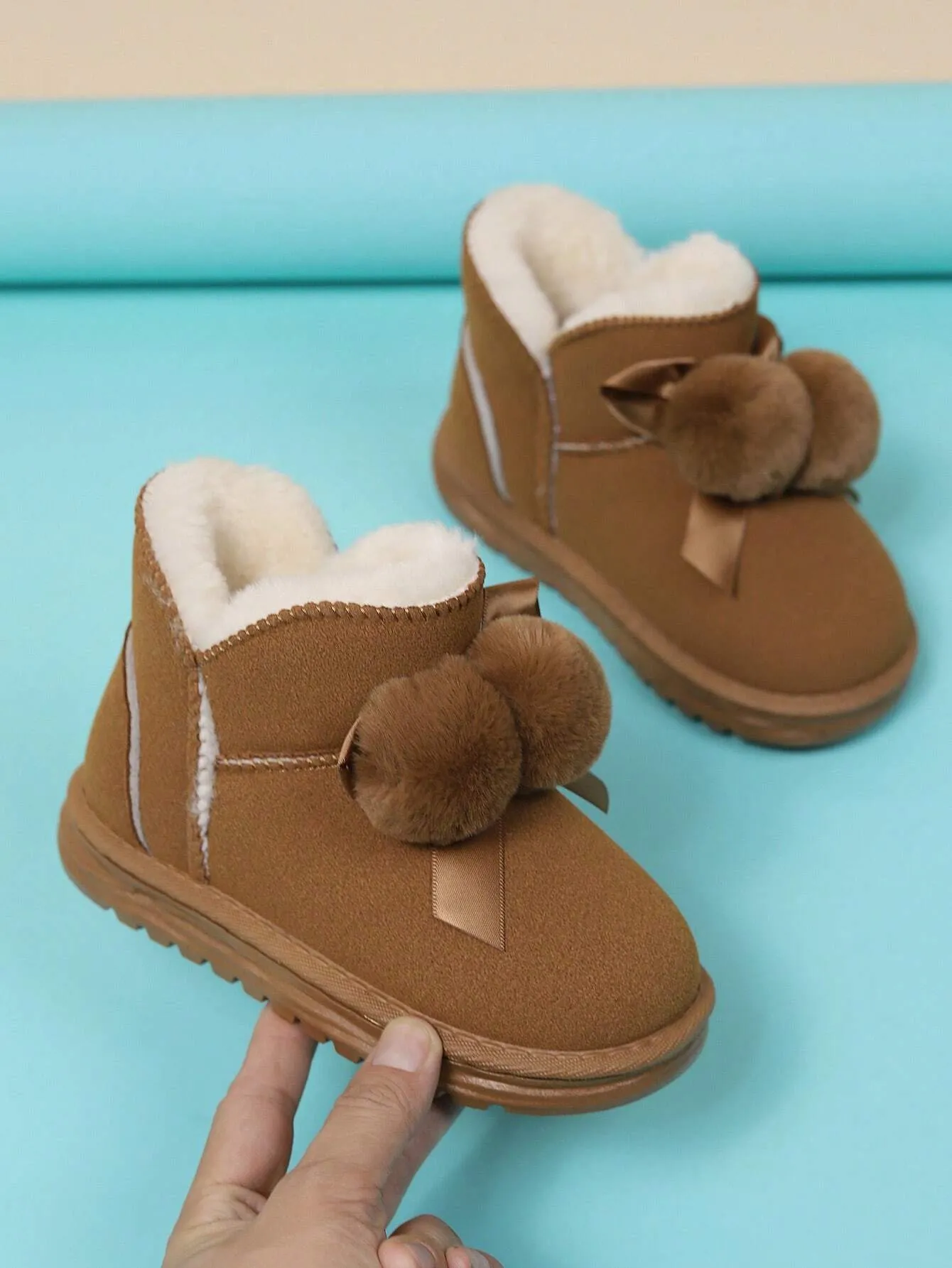 1pair Kids Faux Fur Pompom Ribbon Decor Warm Lined Fleece Snow Boots, Cute Trendy Classic Pull-On For Winter, Christmas And Halloween