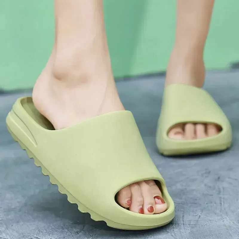 Comwarm Slippers for Summer – Soft Bottom Non-Slip Beach Sandals