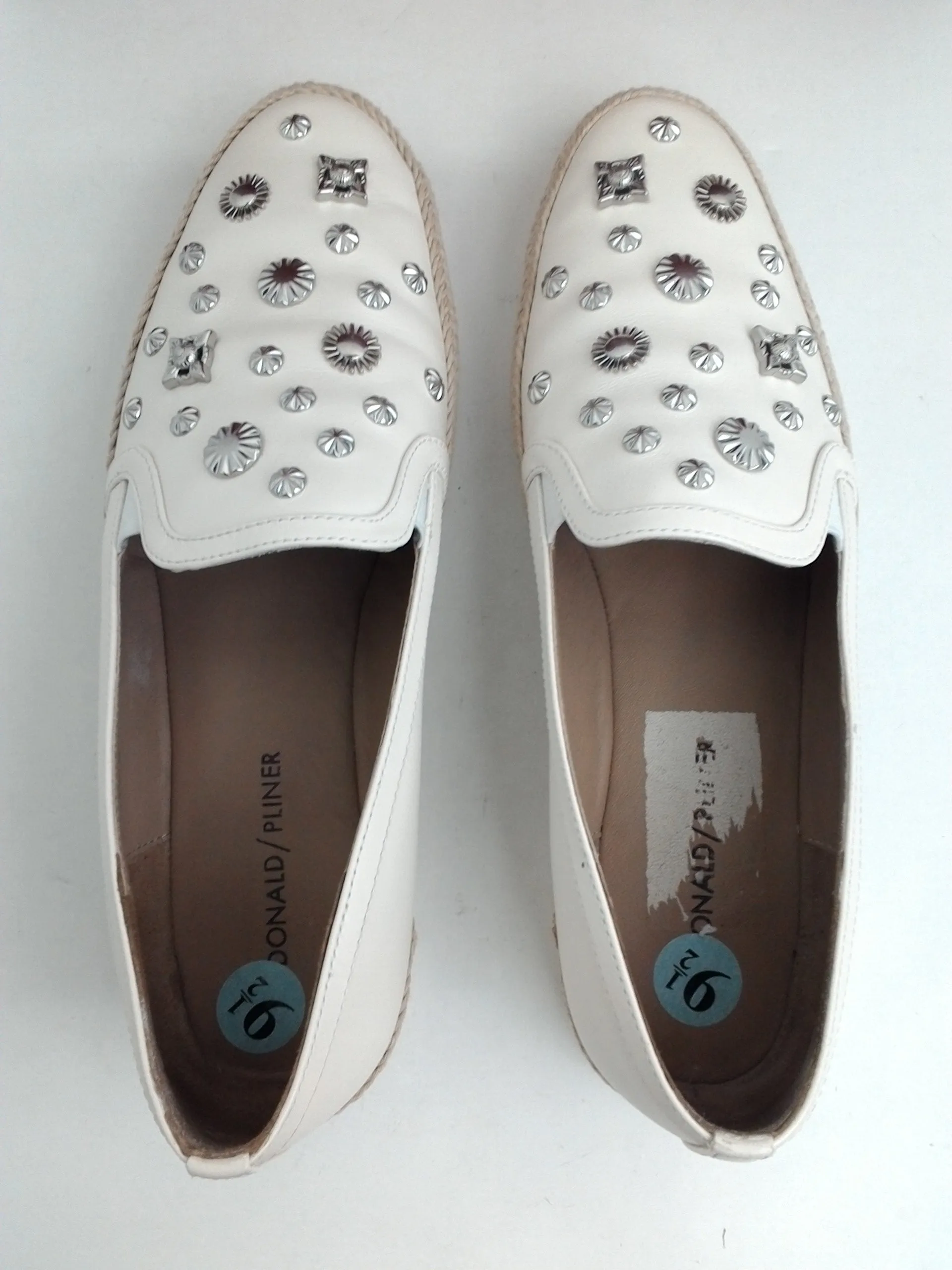 Donald Pliner Women's Pamela Off White Calf Size 9.5 M