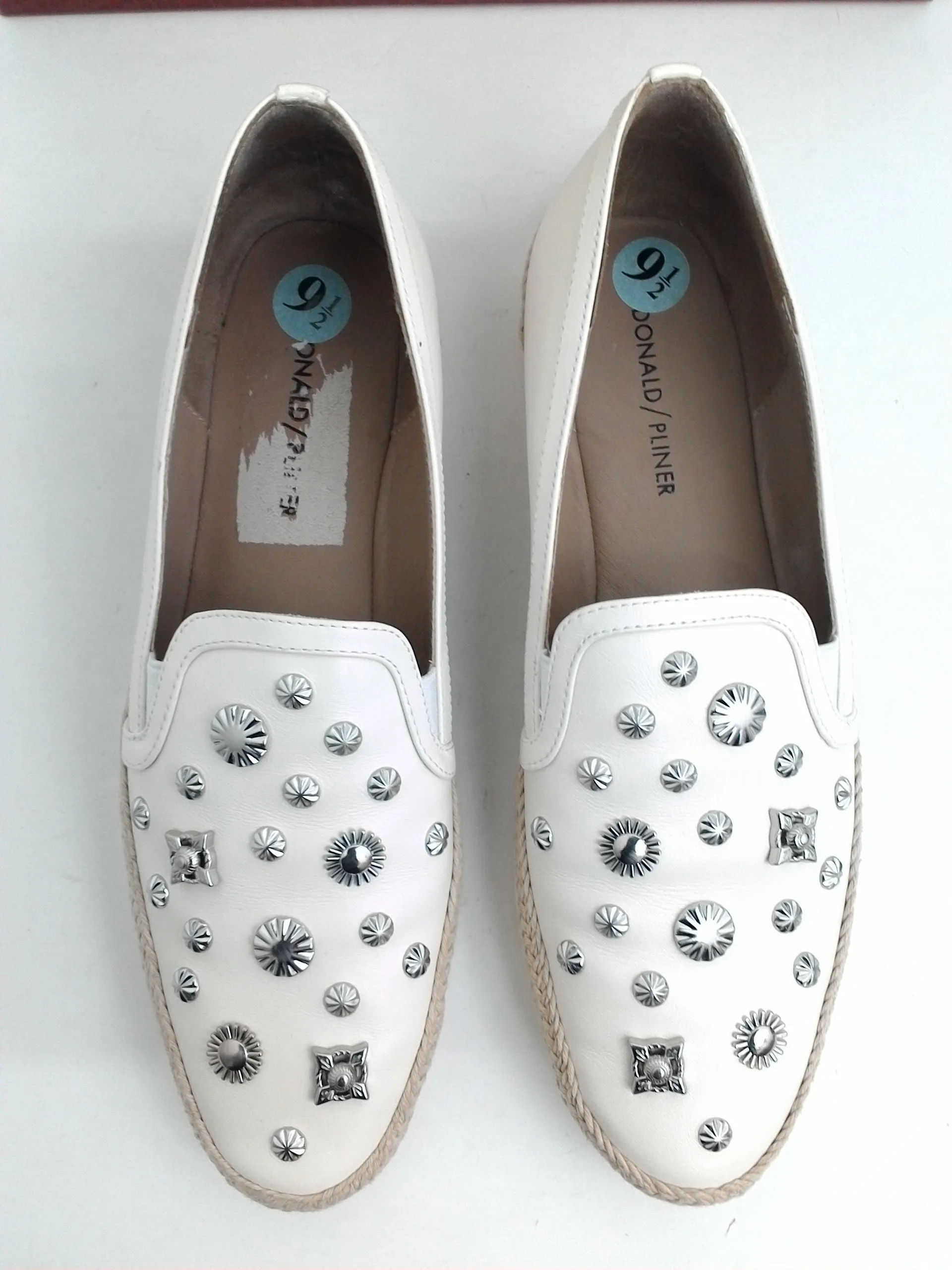 Donald Pliner Women's Pamela Off White Calf Size 9.5 M