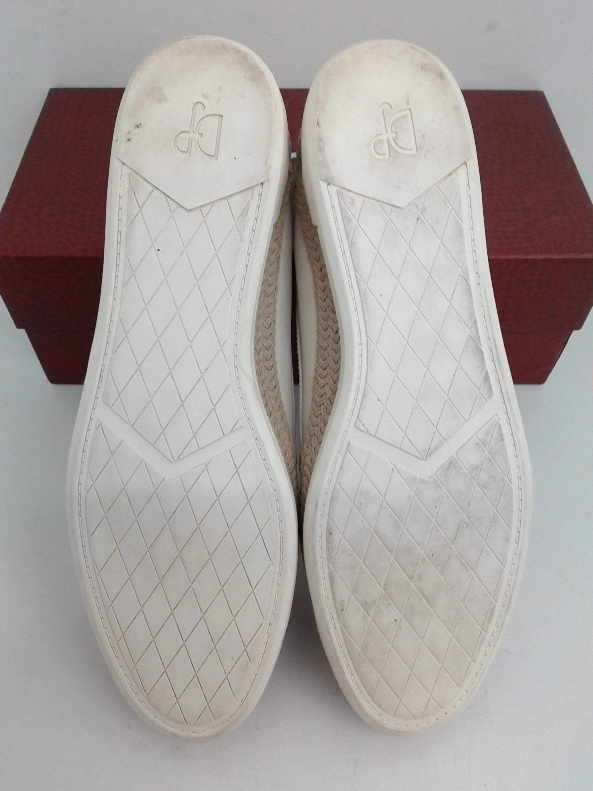 Donald Pliner Women's Pamela Off White Calf Size 9.5 M