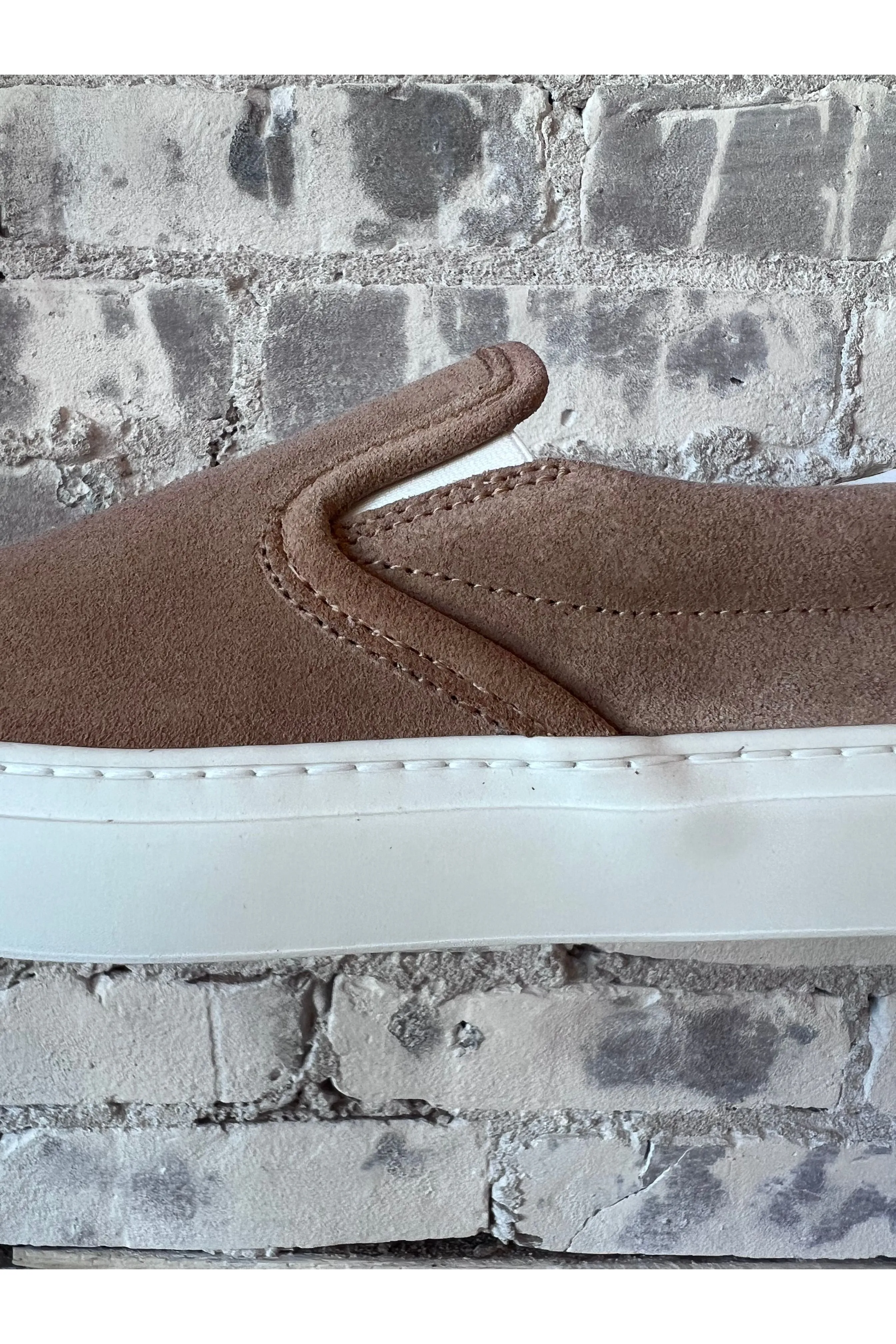 Garda Suede Low Slip On - Taupe