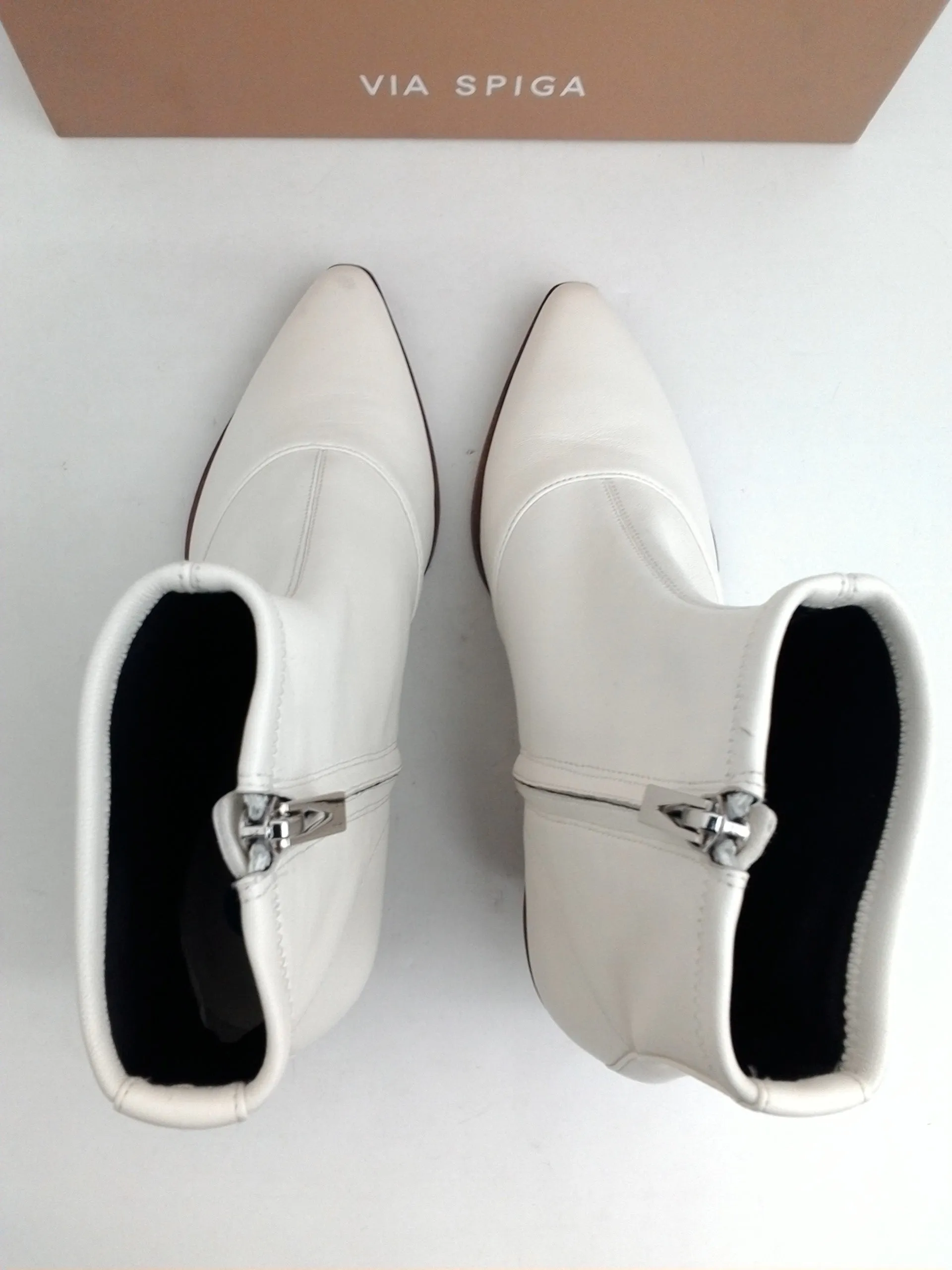 Via Spiga Women's Odette Milk Leather Booties Size 7 M